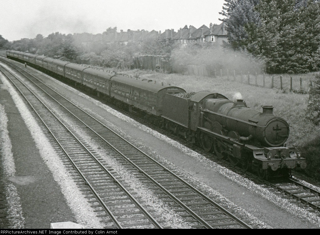 GWR 4073 Castle Class 460 5081 "Lockheed Hudson" heads the southbound Pines Express under